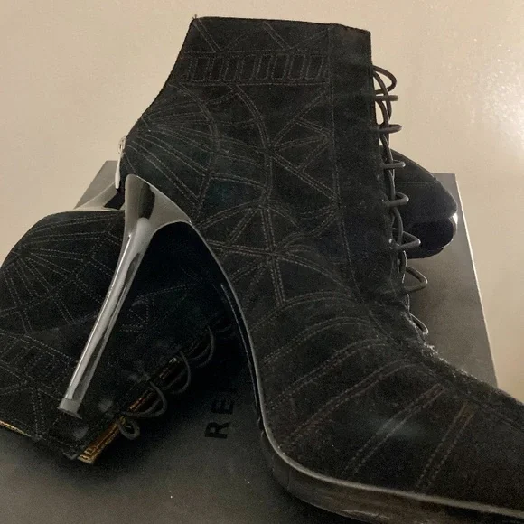 Report Signature - Women’s, Heeled, Booties. Size 10 - Picture 2 of 6